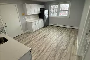 60 Esten Ave, Pawtucket, RI 02860 - Photo 3