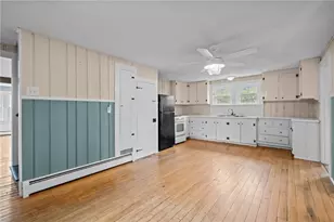 31 Hemlock Ave, Narragansett, RI 02882 - Photo 11