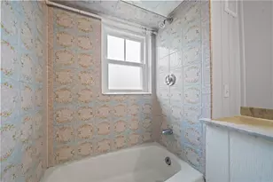 31 Hemlock Ave, Narragansett, RI 02882 - Photo 19