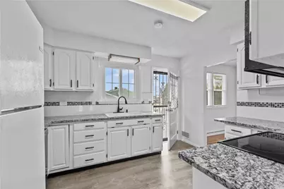 4 Weetamoe Road, Middletown, RI 02842 - Photo 9