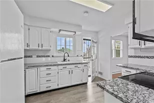 4 Weetamoe Rd, Middletown, RI 02842 - Photo 9