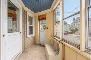 95 Corinth St, Providence, RI 02907 - Photo 15