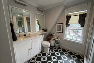 107 John St, Newport, RI 02840 - Photo 9