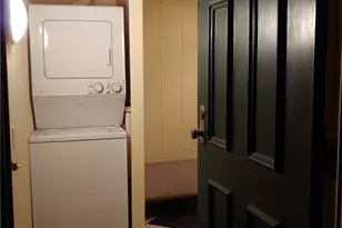 107 John St, Newport, RI 02840 - Photo 11