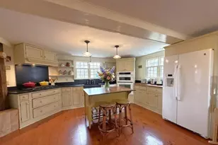 2678 E Main Rd, Portsmouth, RI 02871 - Photo 9