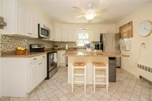 23 Sherwood Rd, Middletown, RI 02842 - Photo 7