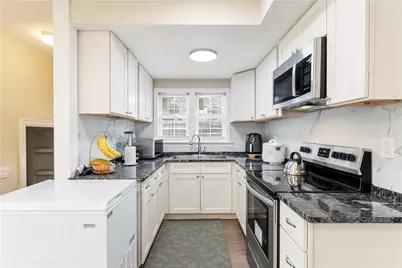 11 La Salle Drive, Providence, RI 02908 - Photo 15