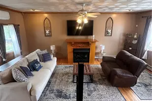 33 Teakwood Dr W, Coventry, RI 02816 - Photo 3