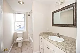 668 Thames St, Newport, RI 02840 - Photo 23