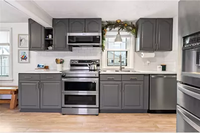 48 Rowe Avenue, Warwick, RI 02889 - Photo 11