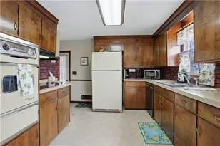 191 Nimitz Rd, Woonsocket, RI 02895 - Photo 7