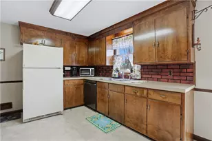 191 Nimitz Rd, Woonsocket, RI 02895 - Photo 9