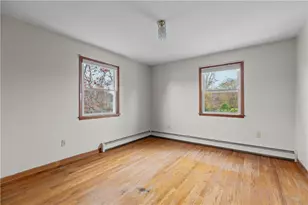 75 Montgomery St, Tiverton, RI 02878 - Photo 29