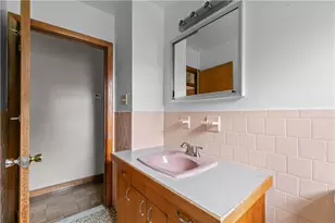 75 Montgomery St, Tiverton, RI 02878 - Photo 37