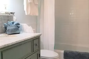 97 Narragansett Ave, Newport, RI 02840 - Photo 15