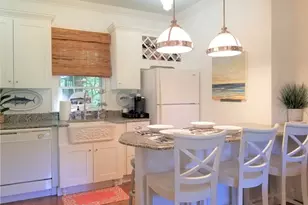 97 Narragansett Ave, Newport, RI 02840 - Photo 7