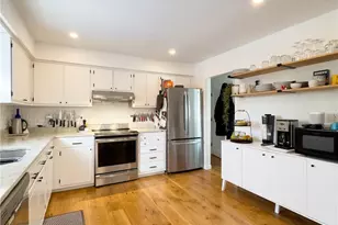 14 Pocahontas Dr, Middletown, RI 02842 - Photo 5