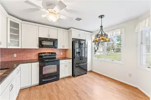 71 Trellis Dr, West Warwick, RI 02893 - Photo 9