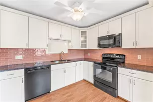 71 Trellis Dr, West Warwick, RI 02893 - Photo 7