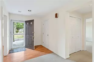 71 Trellis Dr, West Warwick, RI 02893 - Photo 5