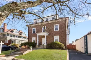 23 S Angell St, Providence, RI 02906 - Photo 3