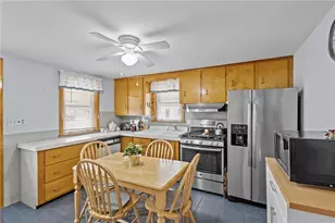 28 Corrente Ave, Pawtucket, RI 02861 - Photo 9