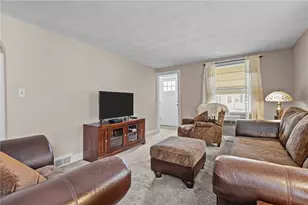 28 Corrente Ave, Pawtucket, RI 02861 - Photo 7