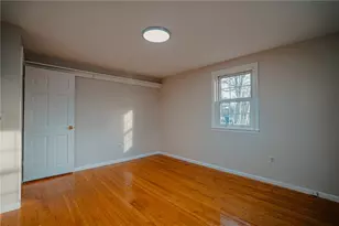 32 Stillwater Dr, Warwick, RI 02889 - Photo 9