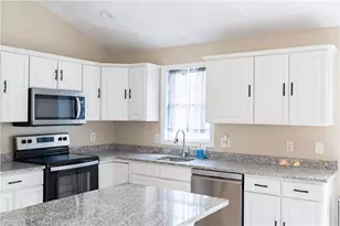 25 Belfield Dr, Johnston, RI 02919 - Photo 15