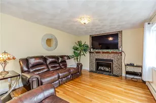 45 Bayberry Ln, East Greenwich, RI 02818 - Photo 5