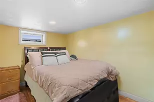 51 Clifford St, Pawtucket, RI 02860 - Photo 25