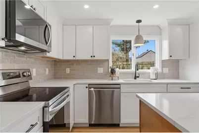 44 Valente Drive, Cranston, RI 02920 - Photo 3