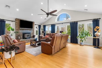 267 Chestnut Street, Seekonk, MA 02771 - Photo 15