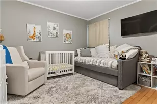 23 Pell St, Newport, RI 02840 - Photo 15