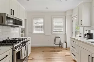 23 Pell St, Newport, RI 02840 - Photo 11