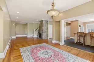 24 Spring St, Newport, RI 02840 - Photo 11