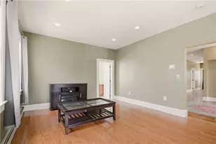 24 Spring St, Newport, RI 02840 - Photo 13