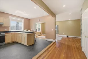 24 Spring St, Newport, RI 02840 - Photo 5