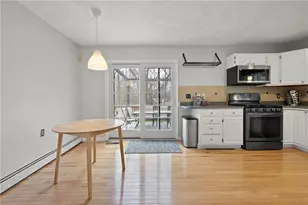 65 Traymore St, Cranston, RI 02920 - Photo 11