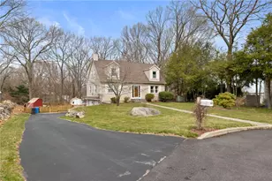 65 Traymore St, Cranston, RI 02920 - Photo 3