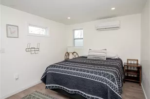 100 Renfrew Ave, Middletown, RI 02842 - Photo 15