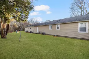 107 Keystone Dr, Warwick, RI 02886 - Photo 19