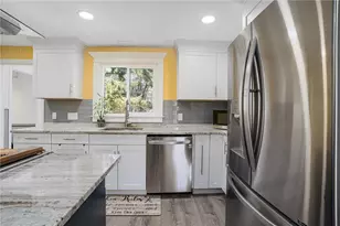 9 Heath St, Johnston, RI 02919 - Photo 5