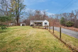 56 Laurel St, Hopkinton, RI 02804 - Photo 3