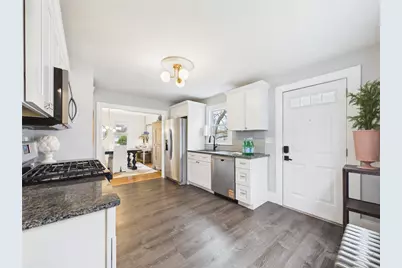 28 Myrtle Avenue, Warwick, RI 02886 - Photo 11