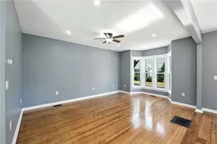 32 Carver St, Pawtucket, RI 02860 - Photo 5