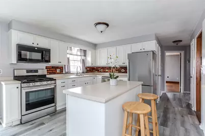 185 Parkside Avenue, Pawtucket, RI 02861 - Photo 3