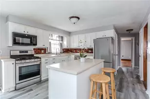 185 Parkside Ave, Pawtucket, RI 02861 - Photo 3