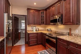 17 Lincoln St, Newport, RI 02840 - Photo 3