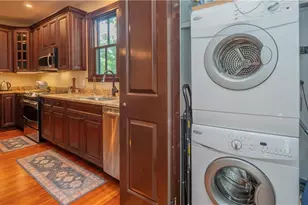 17 Lincoln St, Newport, RI 02840 - Photo 5